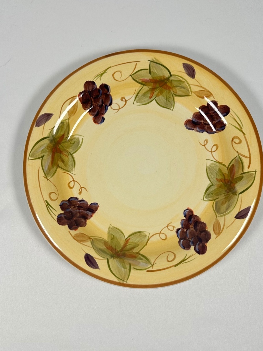 Gibson Design Antique Grappa Dinner Plate Hand Painted 2005 Stoneware Grapes 11"